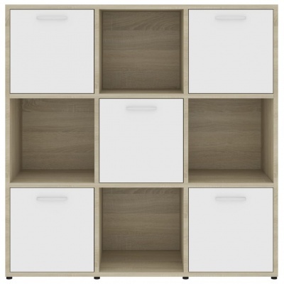 Estante modular de madeira clara com portas brancas e compartimentos abertos castanhos