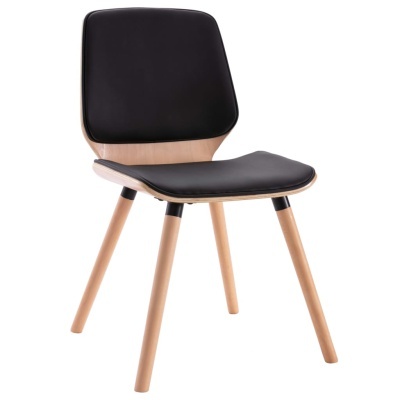 Cadeira com estrutura de madeira clara e assento e encosto pretos num fundo branco