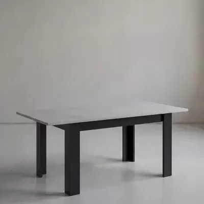 Mesa retangular com tampo claro e pernas pretas