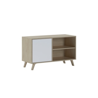 Móvel baixo de madeira clara com porta branca e prateleiras abertas
