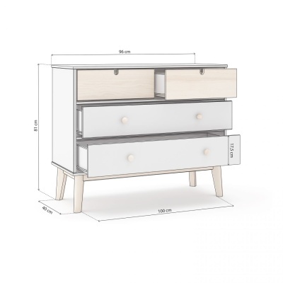 Comoda com quatro gavetas de cores claras e pernas de madeira clara