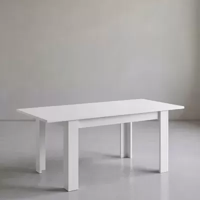 Mesa retangular branca de madeira com design simples e moderno