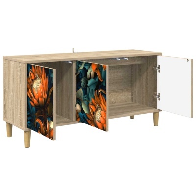 Móvel de madeira clara com portas decoradas com padrão floral colorido