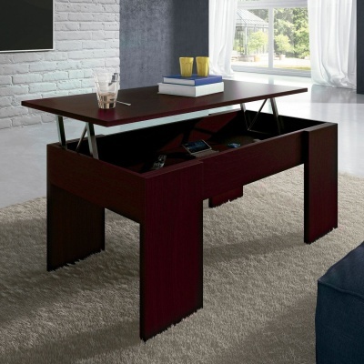 Mesa de centro com tampo elevatório e arrumação interior numa sala clara