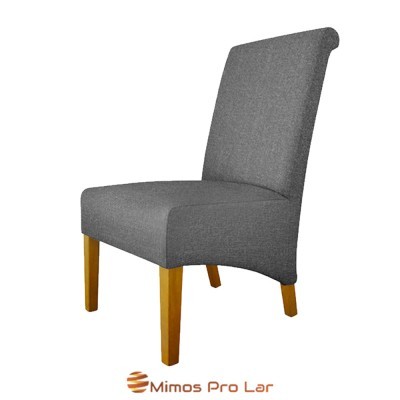 Cadeira estofada cinzenta com pernas de madeira clara