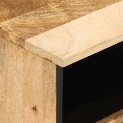 Móvel de madeira clara com painel preto