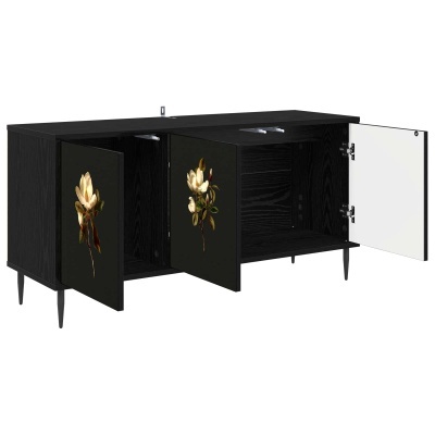 Aparador preto em madeira com portas decoradas com flores creme e verdes e porta interior branca aberta.
