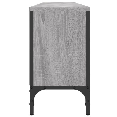 Móvel em metal preto com painel de madeira cinzenta clara