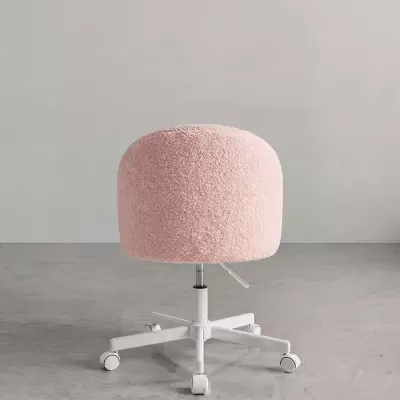 Cadeira de escritório giratória rosa com base branca e rodas