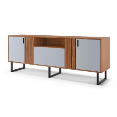 Móvel de madeira castanha com portas cinza e pernas pretas