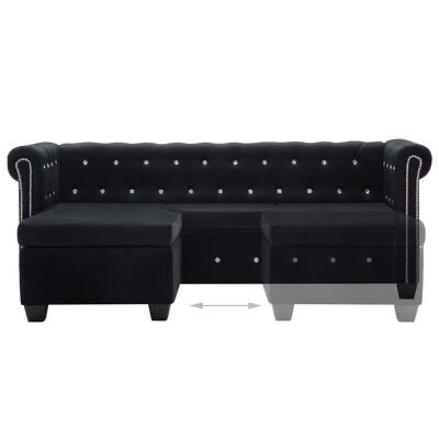 Sofá Chesterfield em veludo preto com botões e tachas metálicas