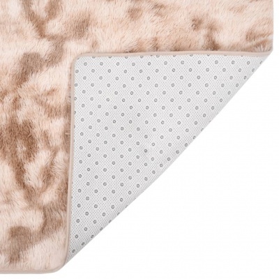 Tapete de pelo falso castanho claro e bege com base antiderrapante branca