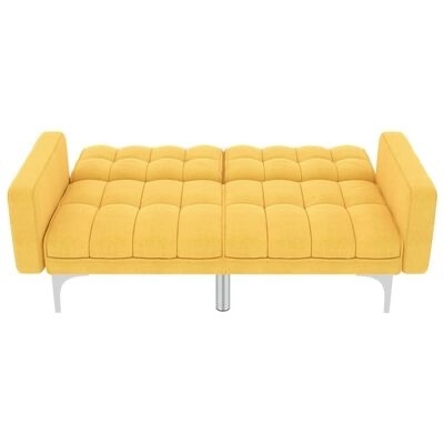Sofá cama amarelo estofado acolchoado com apoios de braços e estrutura metálica.