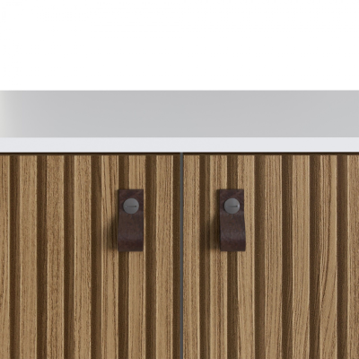 Móvel de madeira estriada com puxadores metálicos e topo branco