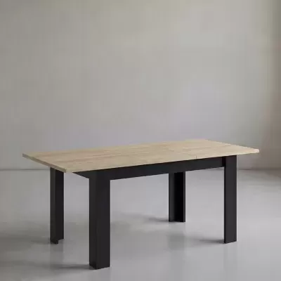 Mesa extensível com tampo em madeira clara e pernas pretas