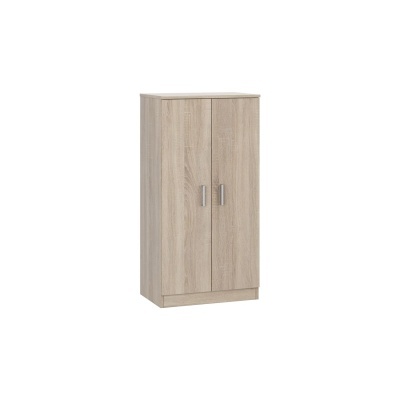 Armário de madeira clara com duas portas e puxadores metálicos