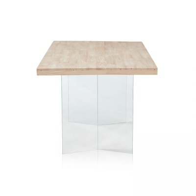 Mesa quadrada com tampo de madeira clara e base de vidro transparente