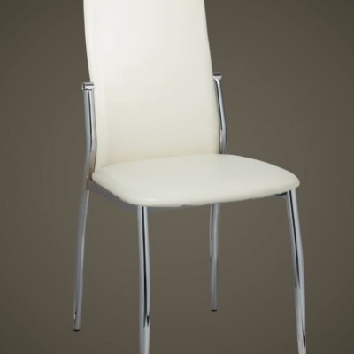 Cadeira branca estofada com pernas metálicas cromadas