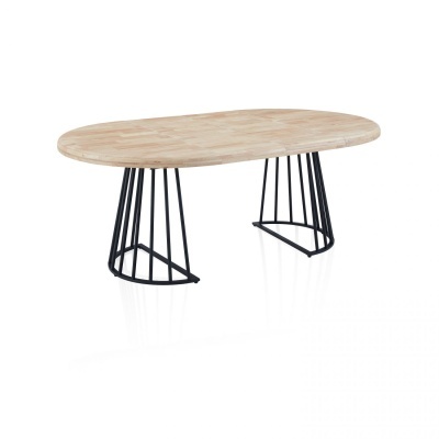 Mesa de jantar oval em madeira clara com pernas pretas de metal