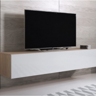 Televisor preto com suporte de madeira clara e porta branca suspensa