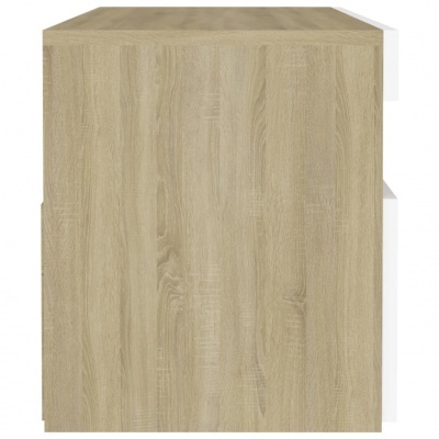 Mesa quadrada de madeira clara com textura natural