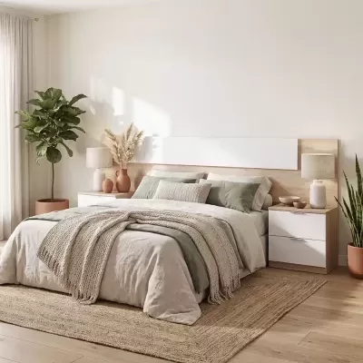 Quarto com cama, roupas de cama verdes e bege, mesas de cabeceira, candeeiros e plantas