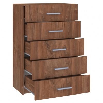 Cómoda de madeira castanha com cinco gavetas parcialmente abertas e puxadores prateados