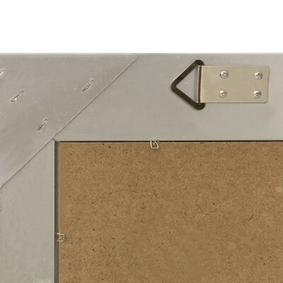 Traseira de quadro com moldura cinzenta e suporte para pendurar