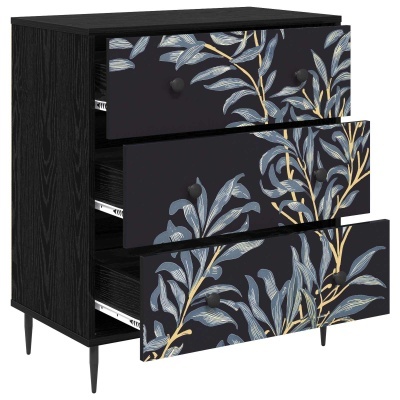 Cómoda preta com gavetas decoradas com padrão de ramos e folhas em azul e amarelo claro