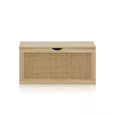 caixa de madeira clara com tampa e frente em palhinha