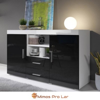 Aparador branco e preto com decoração e parede cinza