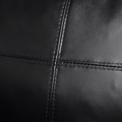 Tecido preto quadriculado com costuras duplas e textura lisa