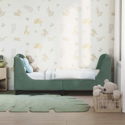 Cama infantil verde com papel de parede e ursos de peluche