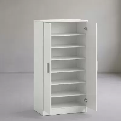 Armário branco com porta aberta e seis prateleiras internas