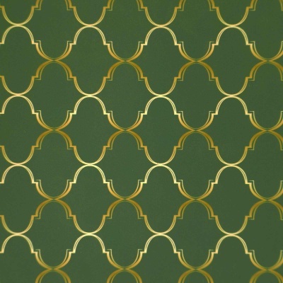 Papel de parede verde com padrão geométrico dourado