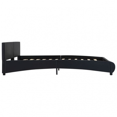Cama de casal preta estofada com cabeceira retangular e ripas de madeira