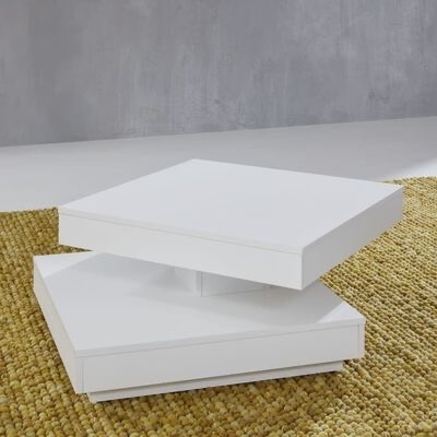 Mesa de centro branca quadrada sobre tapete bege claro