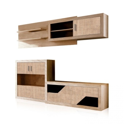 Conjunto de móveis de madeira clara com portas de rattan e detalhes pretos.