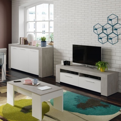 Sala de estar moderna com móveis claros, parede branca de tijolo e decoração minimalista.