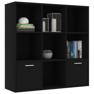 Estante preta de 9 compartimentos com 2 portas inferiores e objetos decorativos em alguns nichos