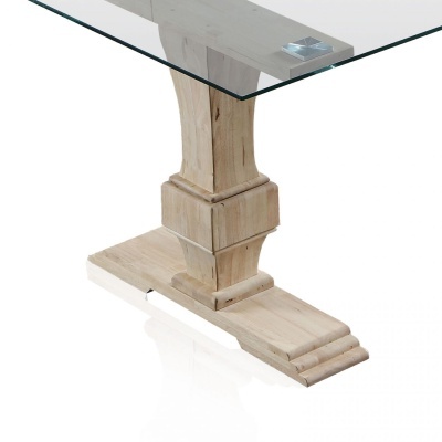 Base de mesa de madeira clara com tampo de vidro transparente