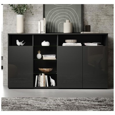 Aparador preto moderno com portas e nichos decorados