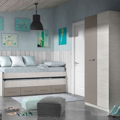 Quarto juvenil com cama de solteiro, armário, quadros na parede e decoração em tons de azul e cinza
