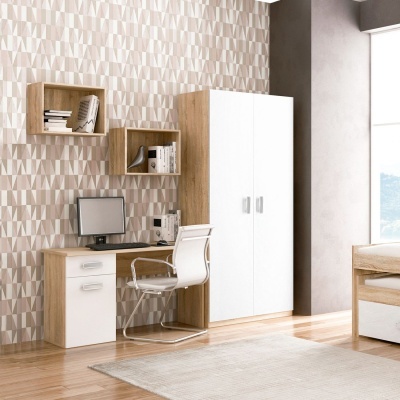 Conjunto de móveis de quarto com secretária, cadeira transparente, nichos de parede, guarda-roupa branco e cama em ambiente com papel de parede geométrico