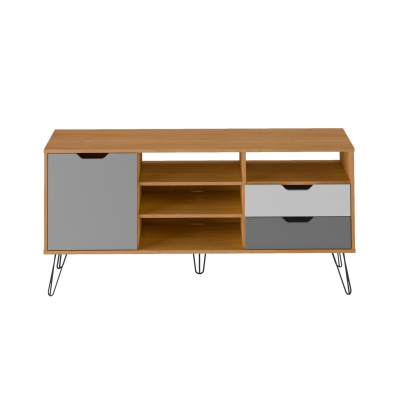 Móvel de madeira com gavetas cinza e prateleiras abertas com pés metálicos