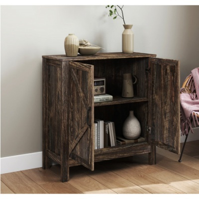 Móvel de madeira escura com portas abertas e decoração interior