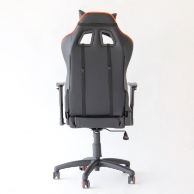 cadeira de escritório preta com detalhes laranja vista de trás