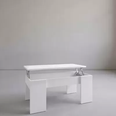 Mesa baixa branca com tampo elevatório em ambiente neutro