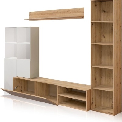 Conjunto modular de móveis para sala com madeira clara e branco, com portas e prateleira