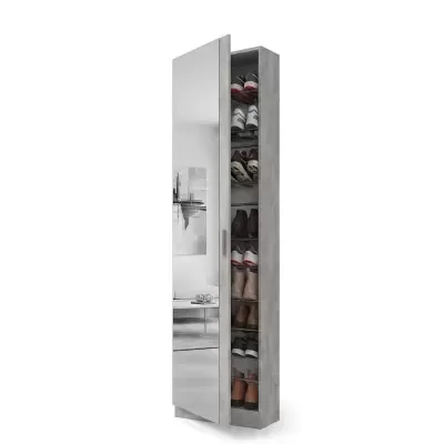 Sapateira vertical cinzenta com porta espelhada e sapatos